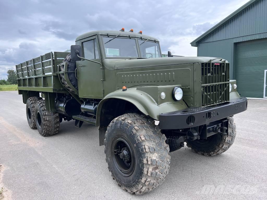 Kraz 255 B Pritschenwagen mit Seilwinde