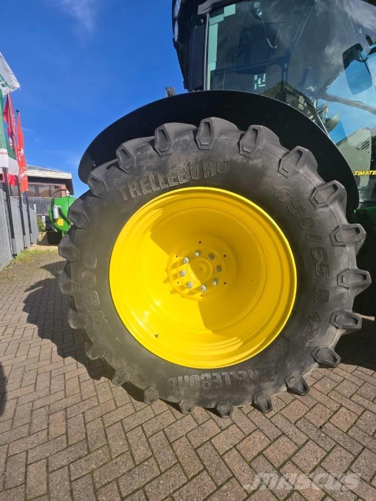 John Deere 6155 R Traktoren