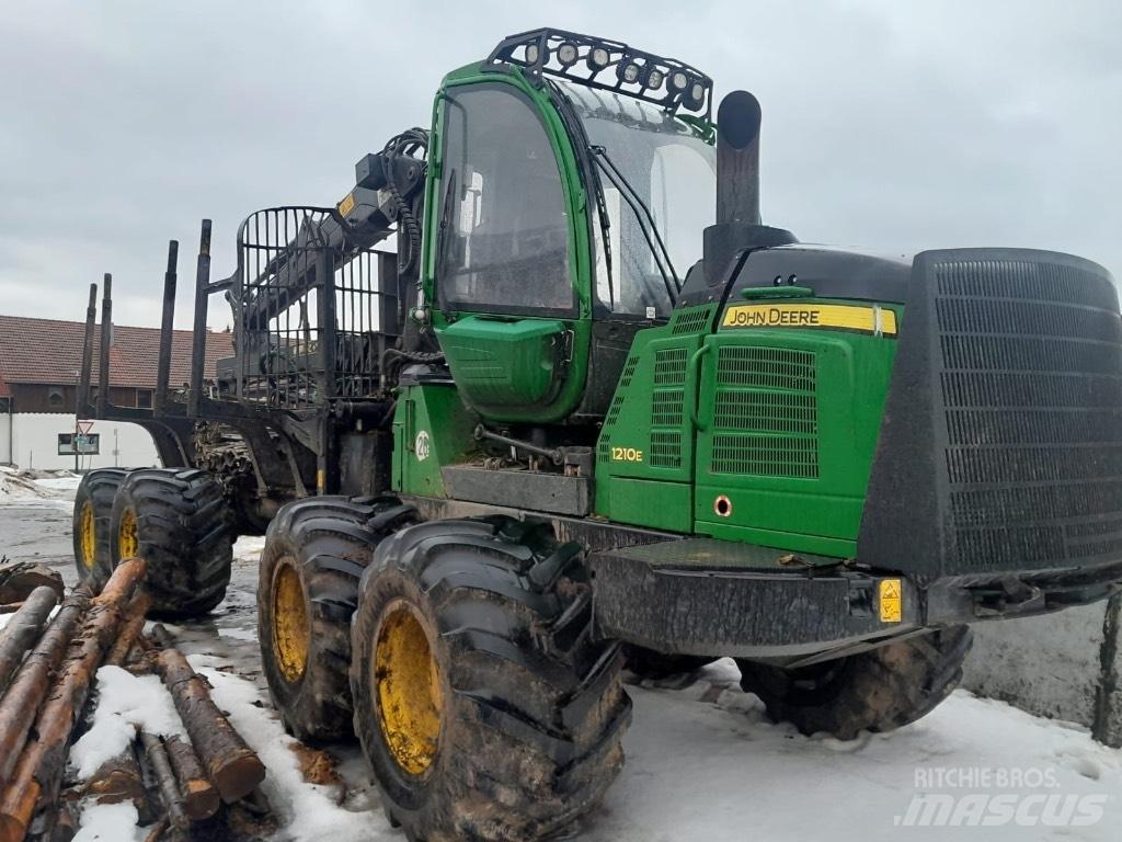 John Deere 1210 E Forwarder