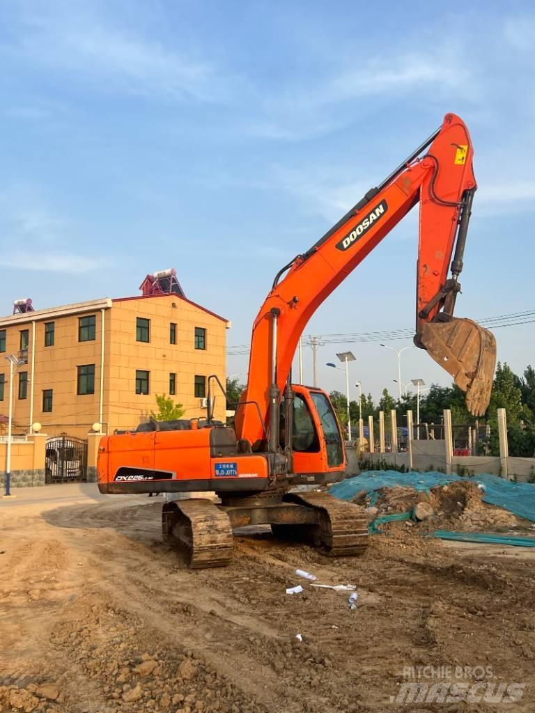 Doosan DX225LC-9C Raupenbagger