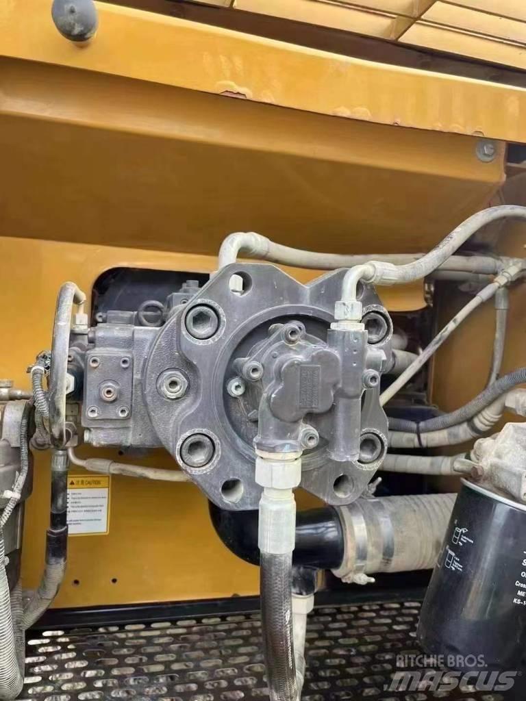 Sany SY 215 Raupenbagger
