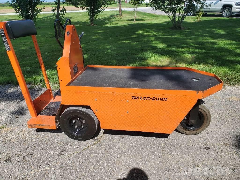 Taylor-Dunn SC100 Schlepper