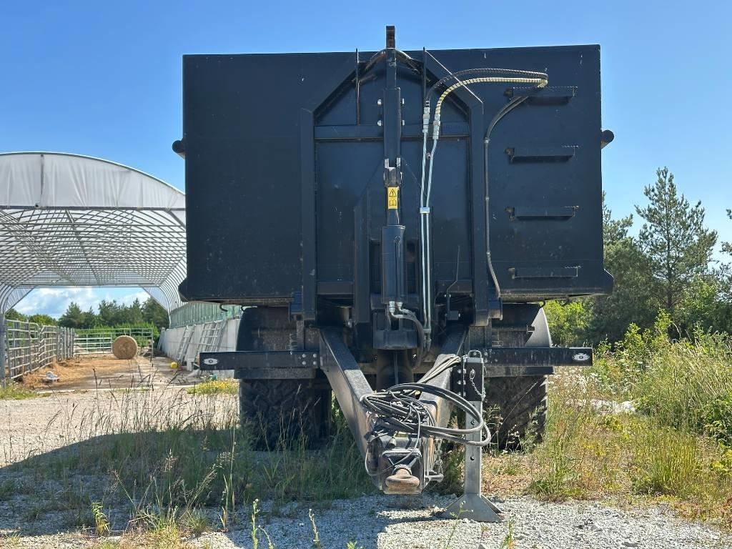 Palmse Trailer 117 Anhänger mit Hakenlift