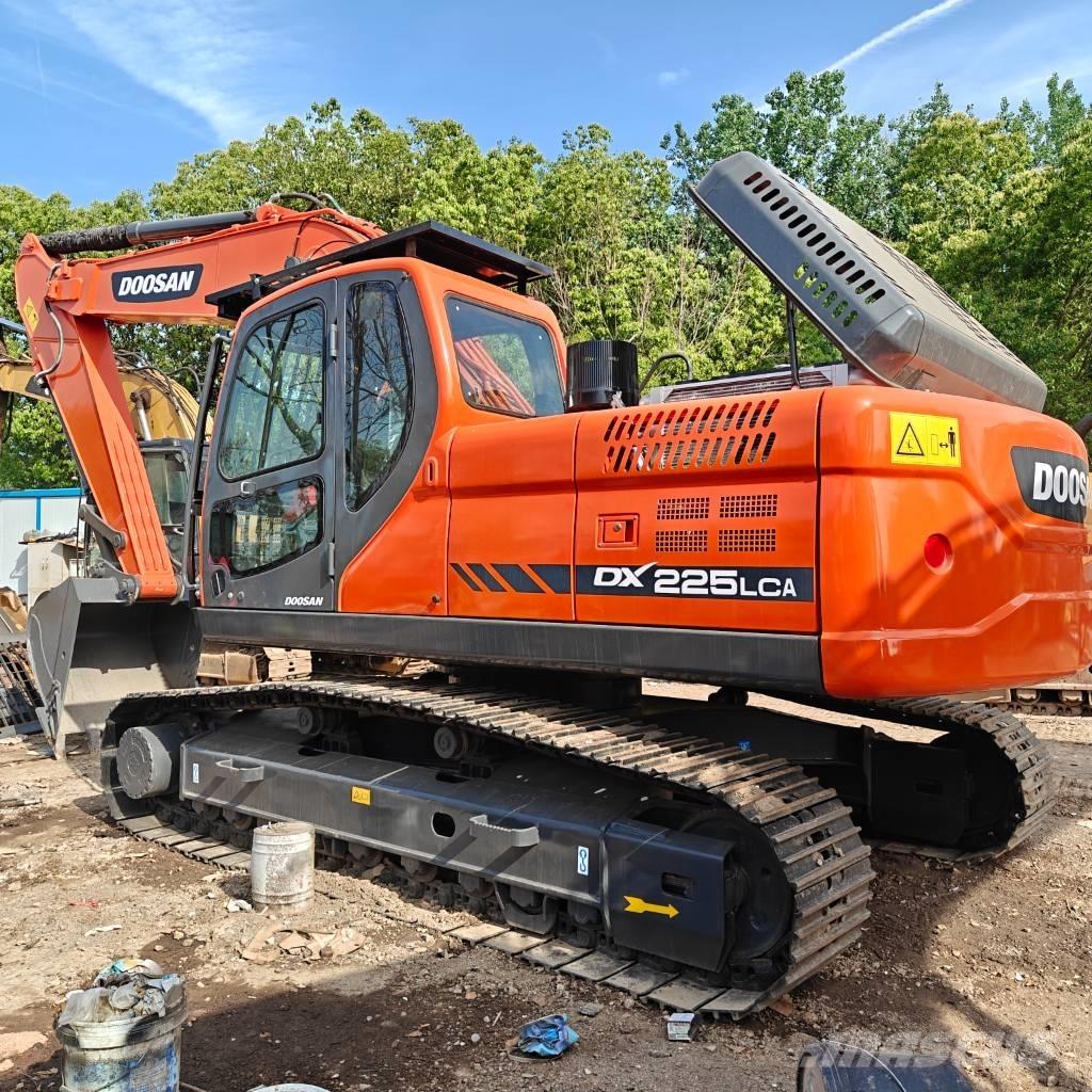 Doosan DX 225 LCA Raupenbagger
