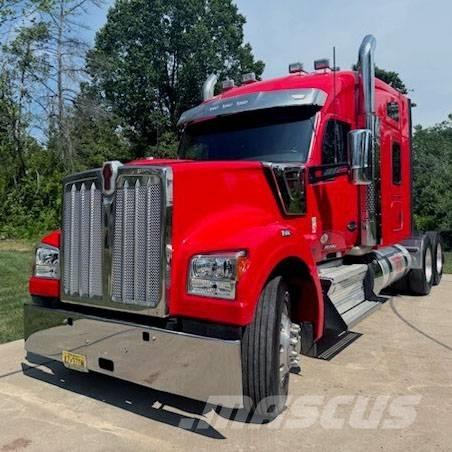 Kenworth W 990 Sattelzugmaschinen