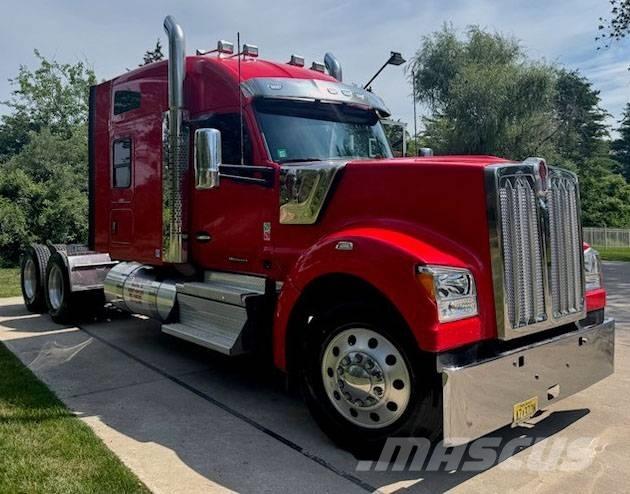 Kenworth W 990 Sattelzugmaschinen