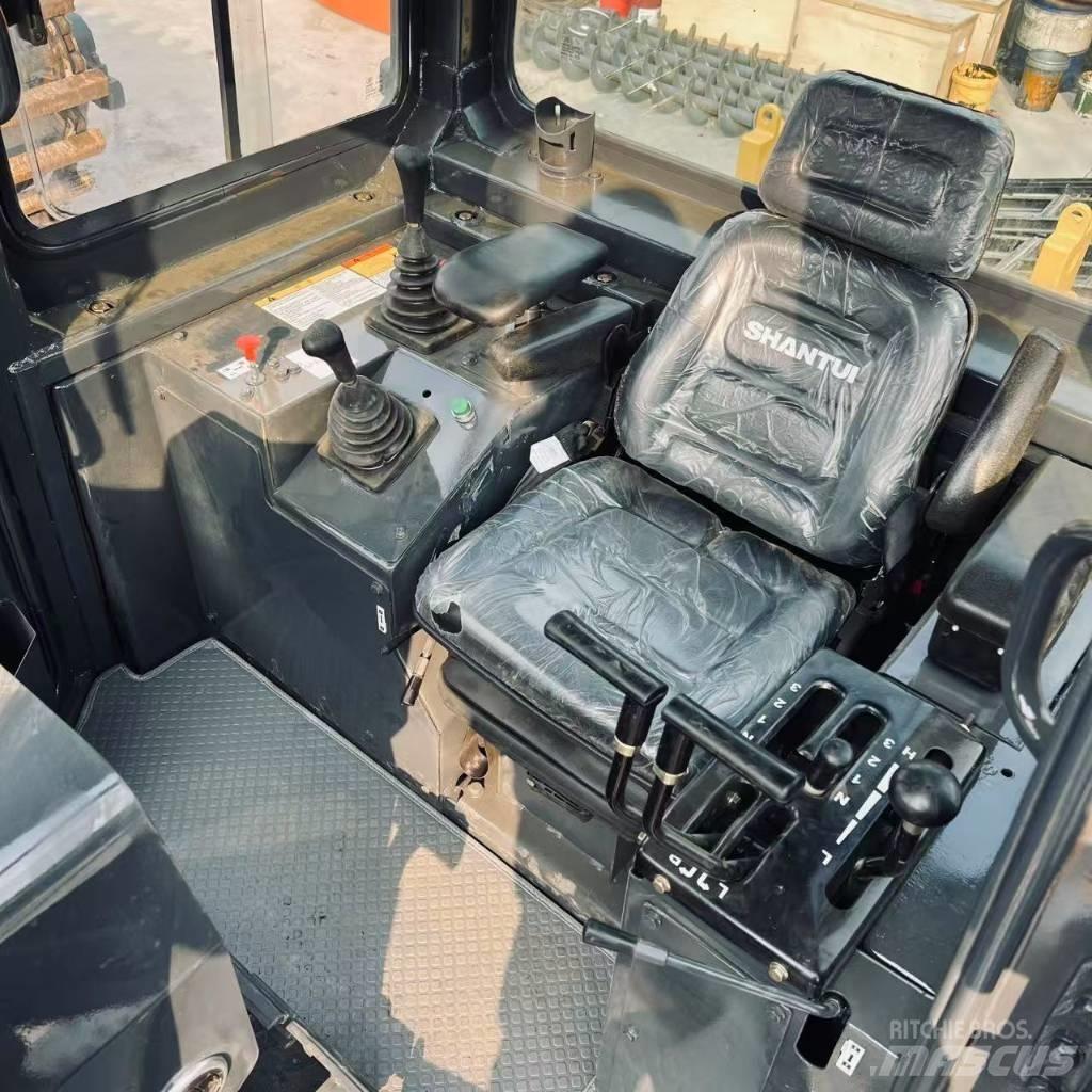 Shantui SD 22 Bulldozer