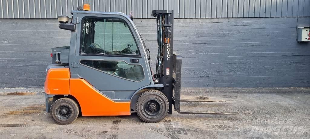 Toyota 8 FDF 25 Dieselstapler