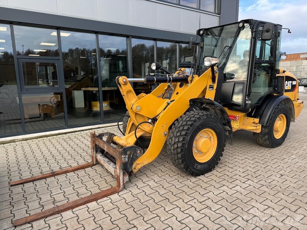 CAT 906M Radlader