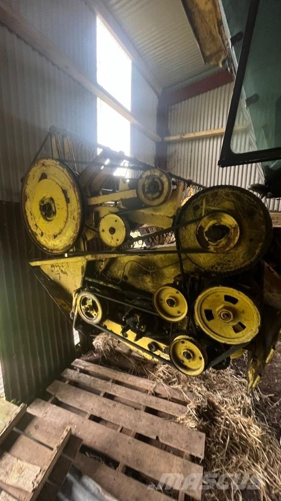 New Holland 8050 Mähdrescher