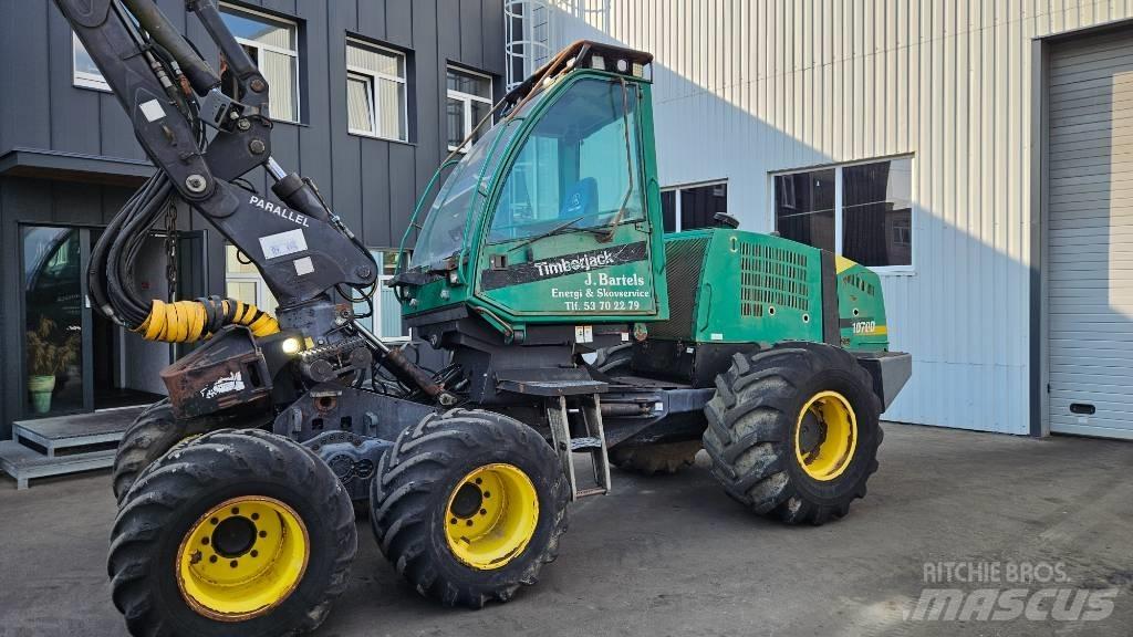 John Deere 1070 D Harvester