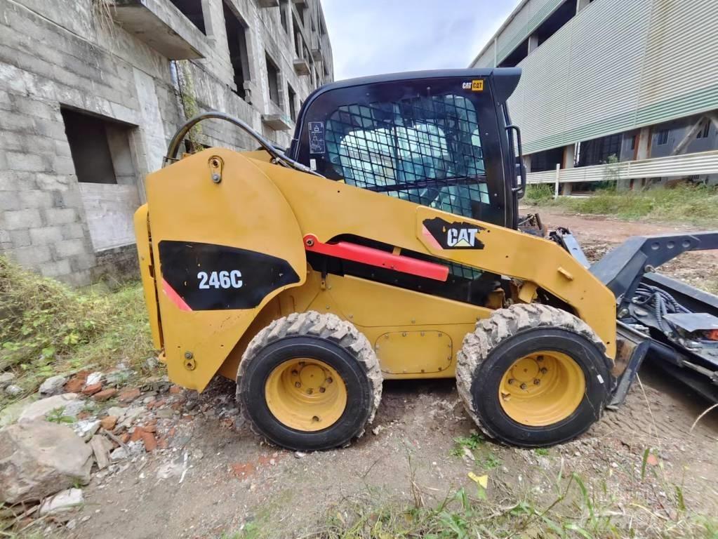 CAT 246C Kompaktlader