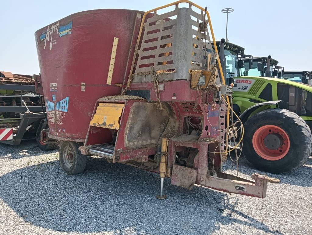 AGM W14 MC Futtermischwagen