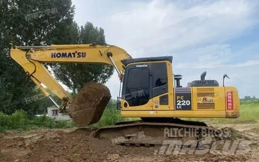 Komatsu PC 220-8 Minibagger < 7t