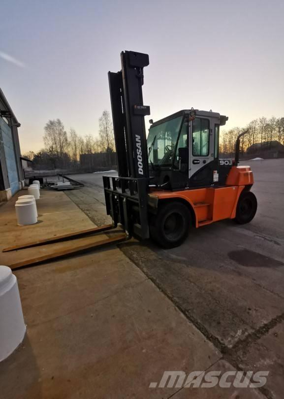 Doosan D90S-7 Dieselstapler