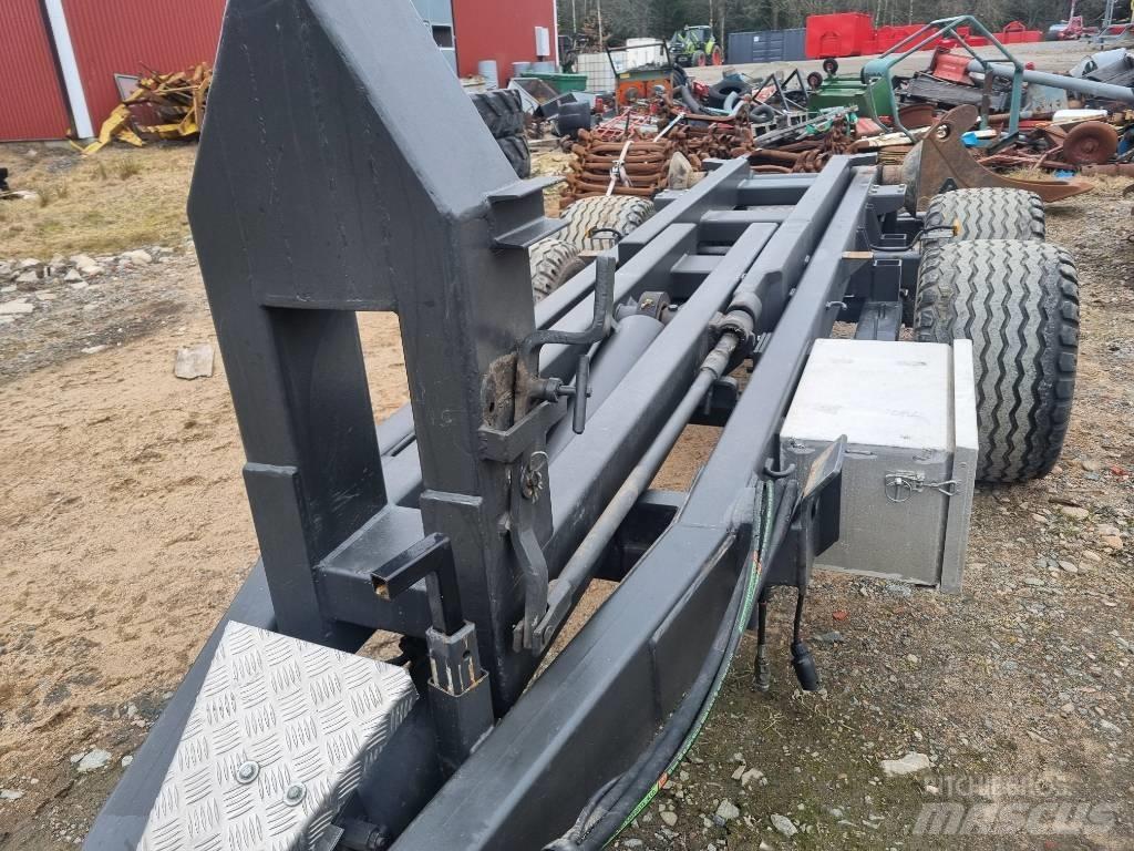 Bigab 8-12 Anhänger mit Hakenlift