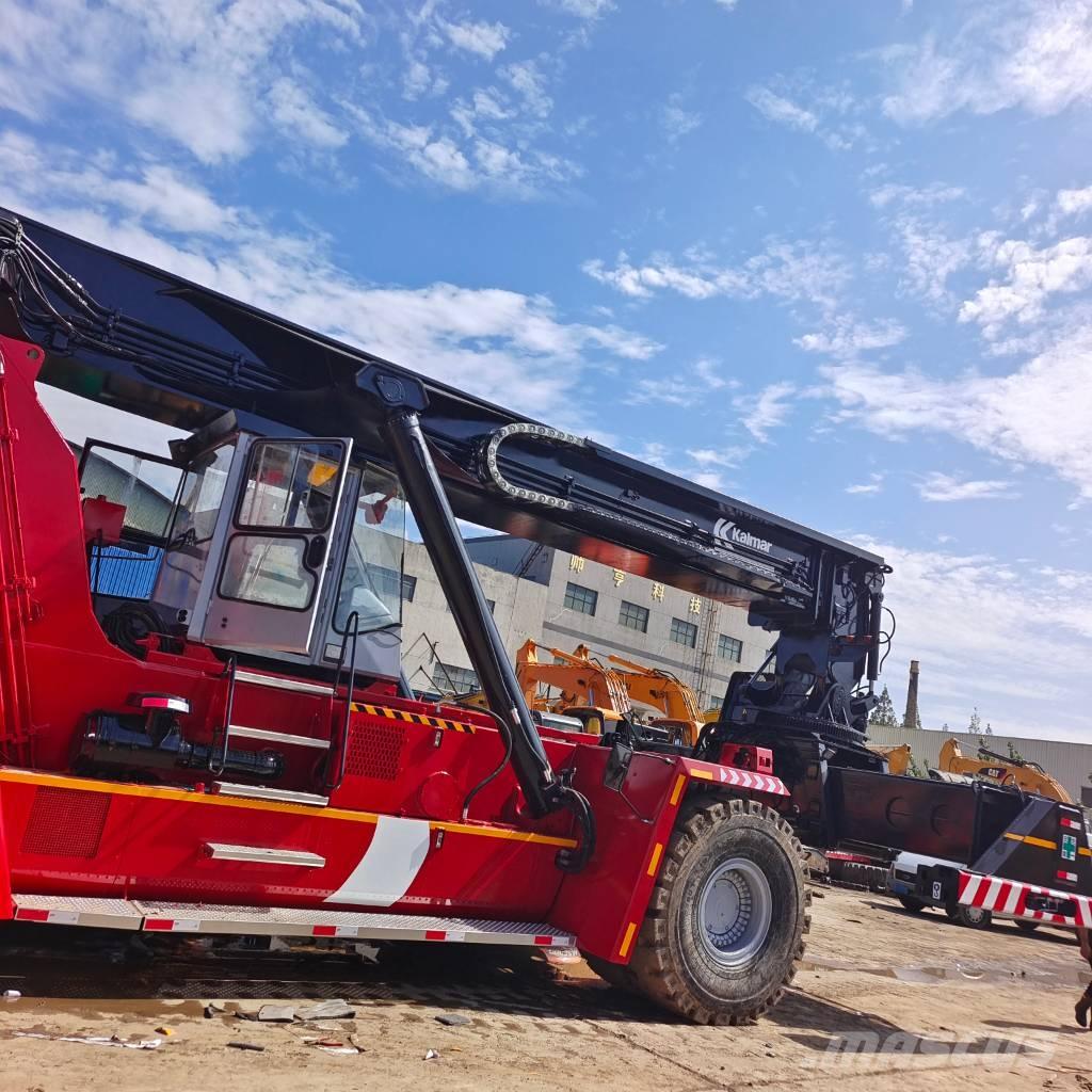 Kalmar DRF 450 Reach-Stacker