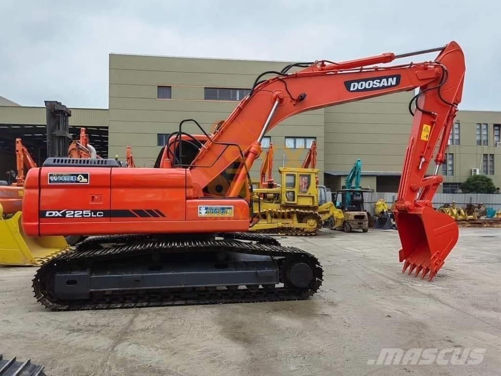 Doosan DX 225 LC Raupenbagger