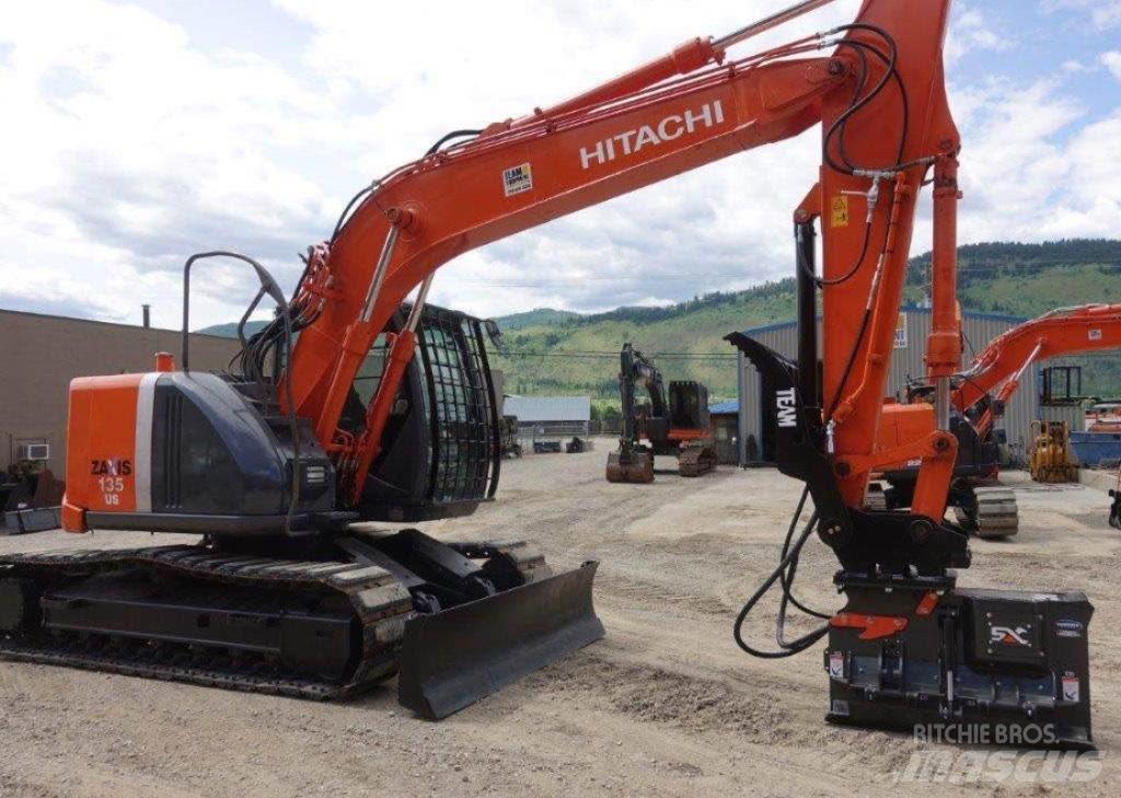 Hitachi ZX 135 US-3 Raupenbagger
