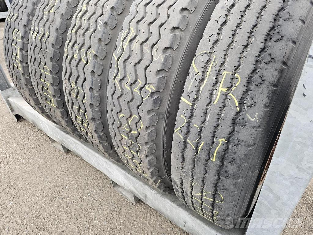 Uniroyal 9 R 22.5 Auflieger-Wechselfahrgestell