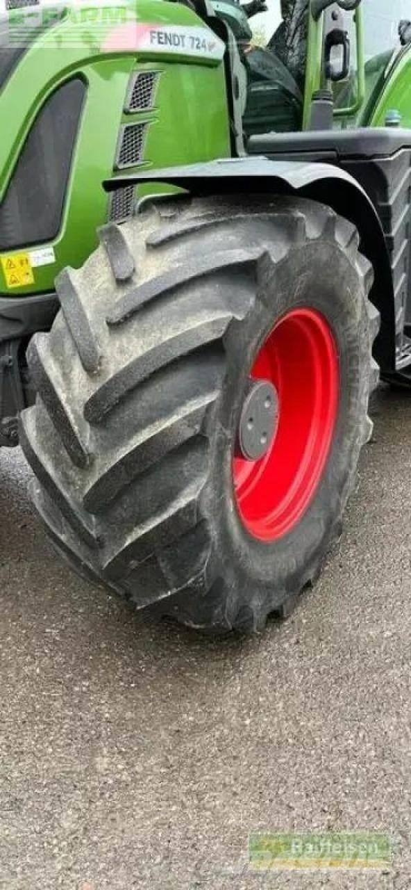 Fendt 724 vario Traktoren
