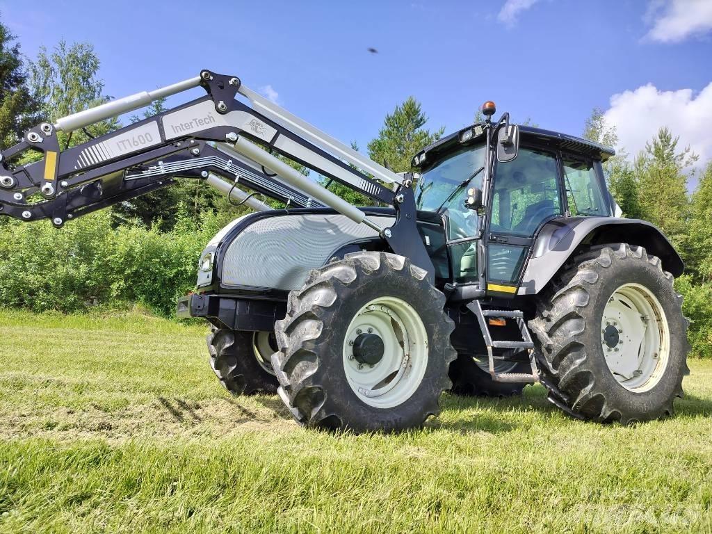 Valtra T120 Hitech Traktoren