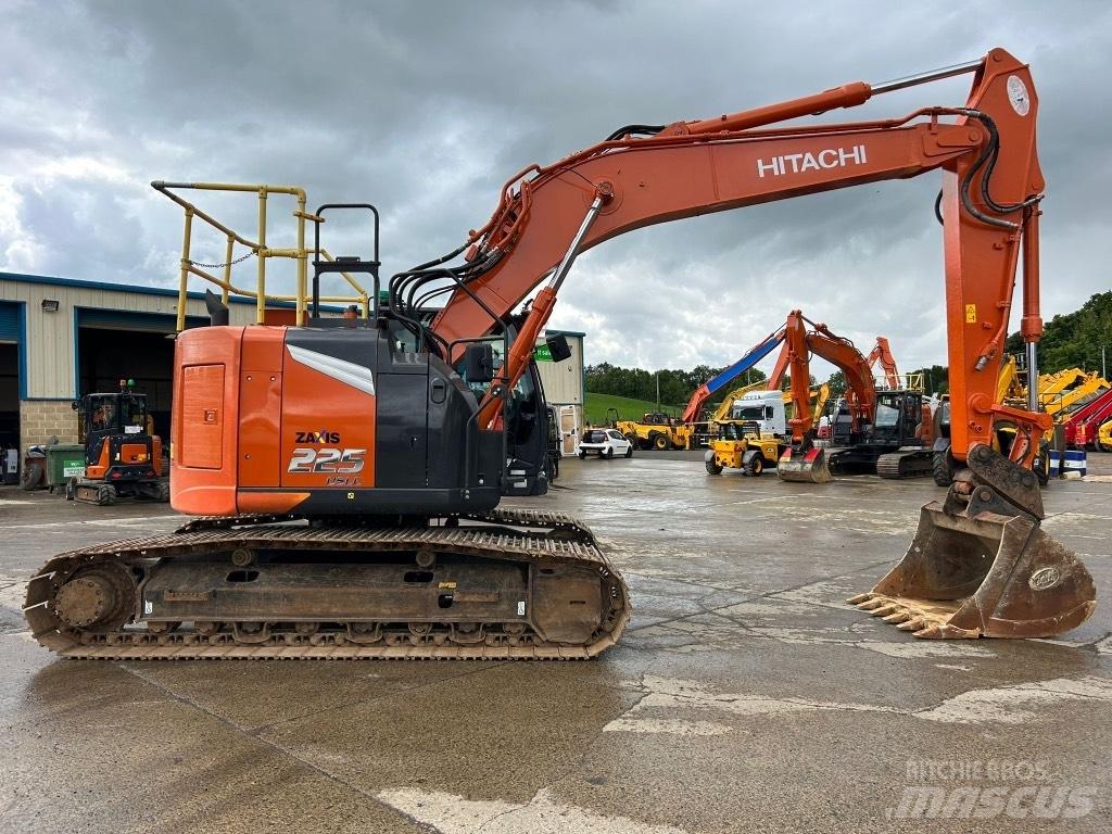 Hitachi ZX225 USLC-7 Raupenbagger