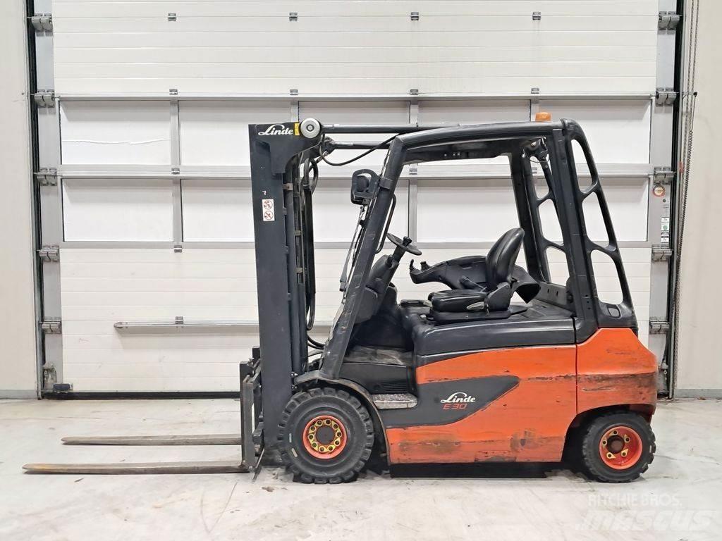 Linde E30-01 Elektrostapler