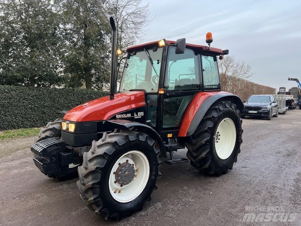 New Holland L 85 DT Traktoren