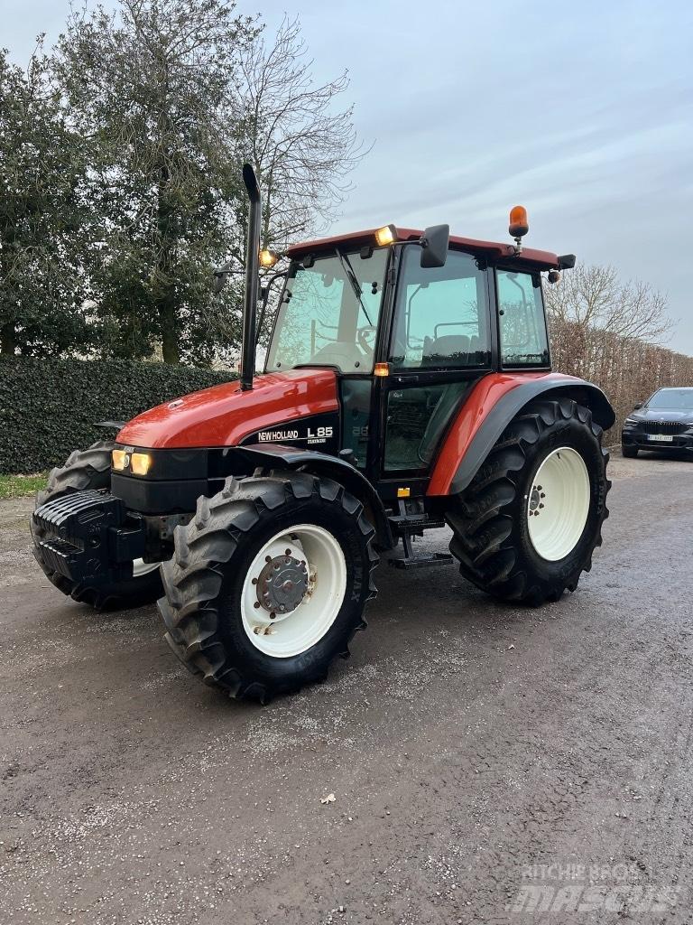 New Holland L 85 DT Traktoren