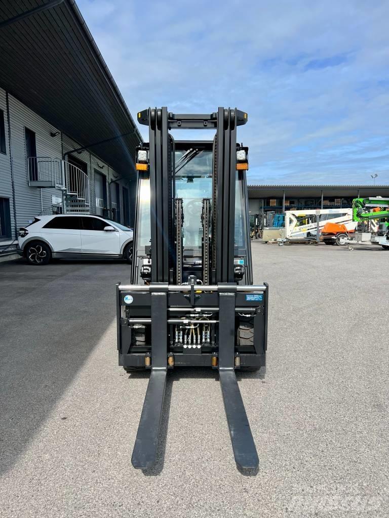 Hyundai 35DN-9V Dieselstapler