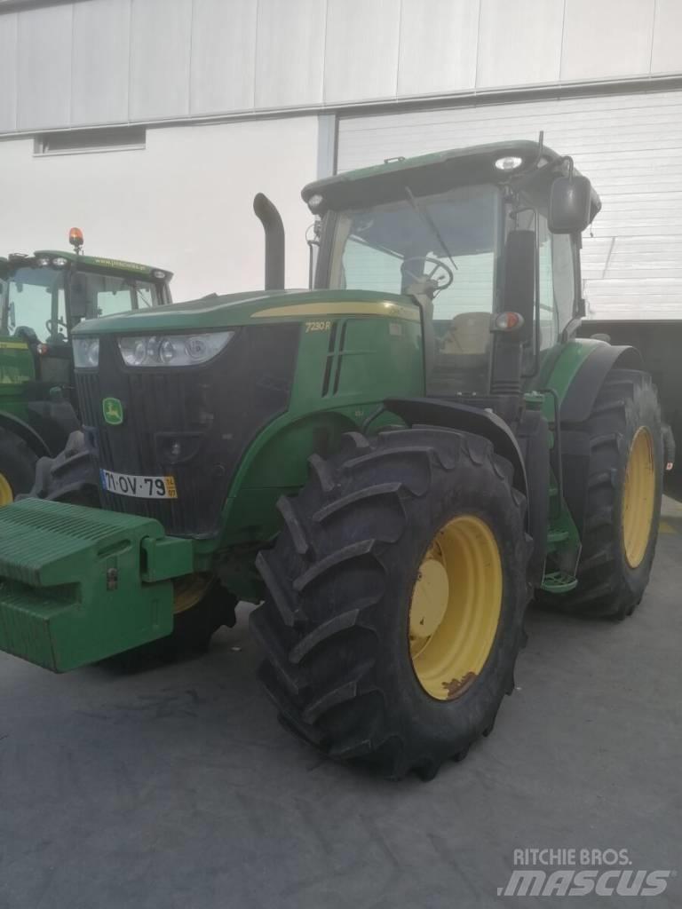 John Deere 7230 R Traktoren