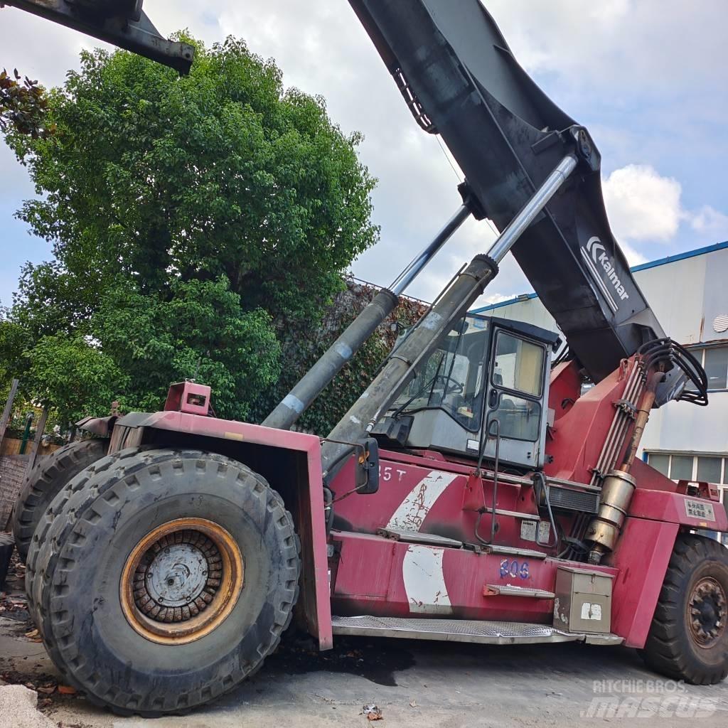 Kalmar DRF450 Reach-Stacker