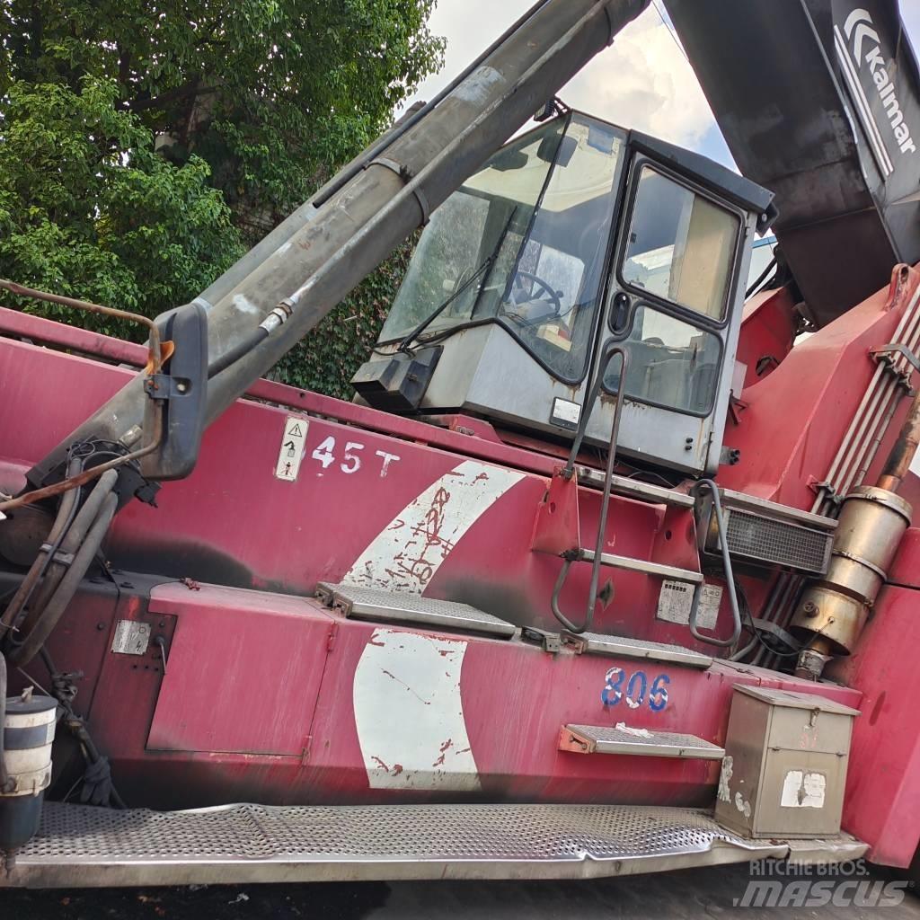 Kalmar DRF450 Reach-Stacker