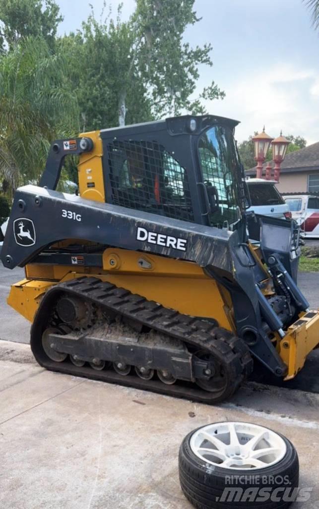 John Deere 331G Kompaktlader