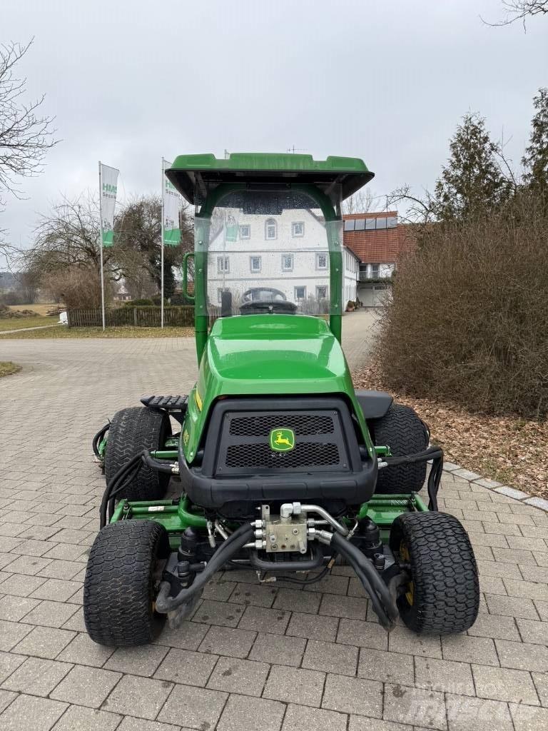 John Deere 8700 A Fairway-Mäher