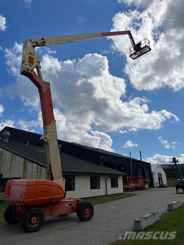 JLG 800 AJ Gelenkteleskoparbeitsbühnen