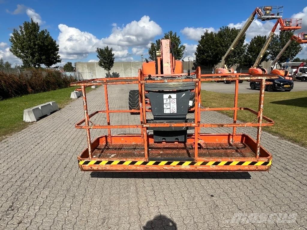 JLG 800 AJ Gelenkteleskoparbeitsbühnen
