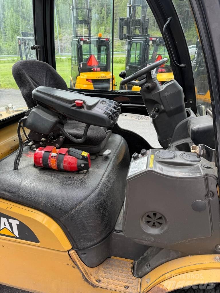 CAT GP 30 N Gasstapler
