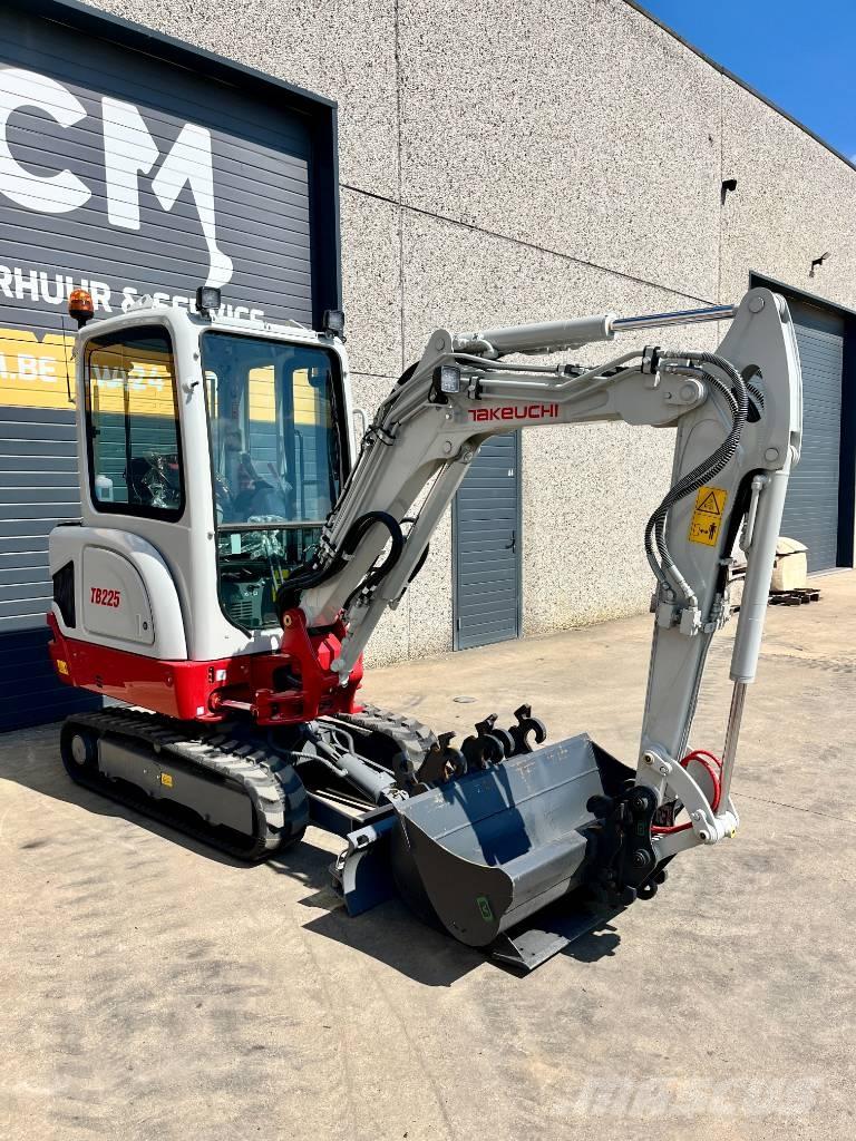Takeuchi TB 225 Minibagger < 7t