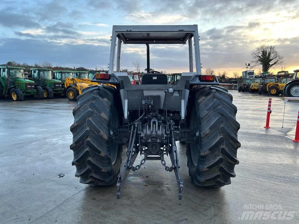 Massey Ferguson 390 Traktoren