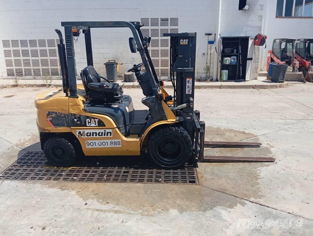 CAT DP 30 NT Dieselstapler
