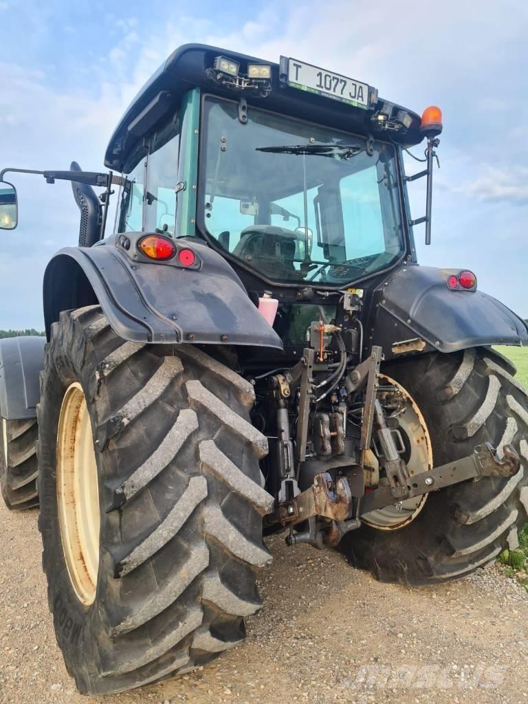 Valtra T 173 HiTech Traktoren