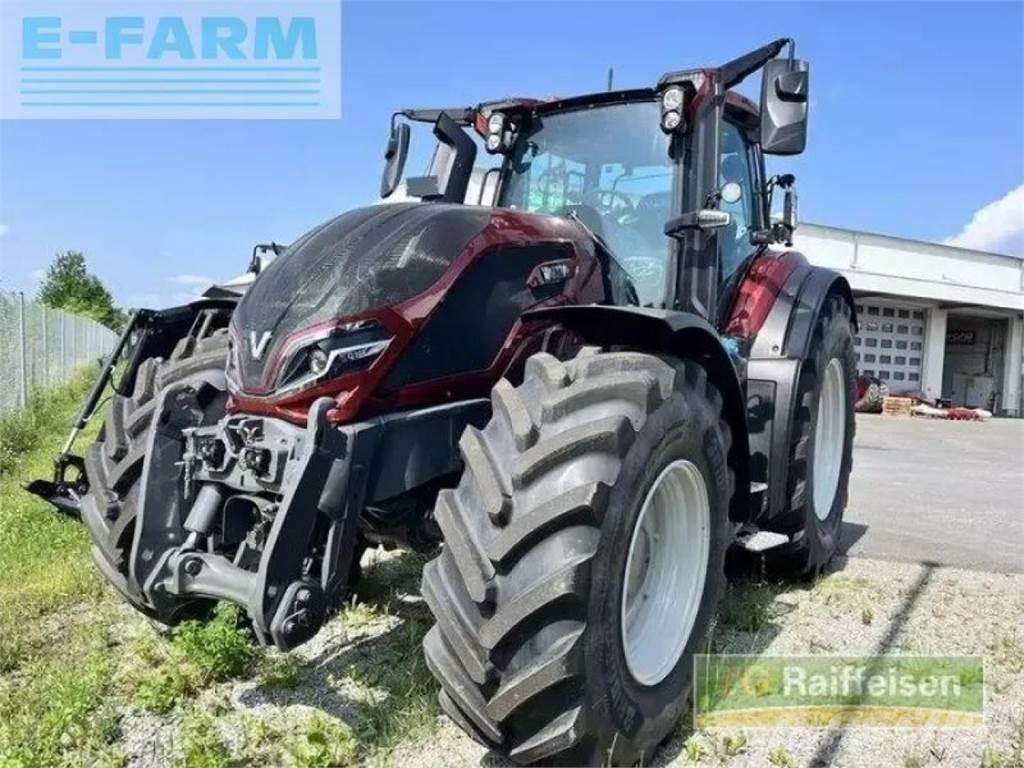 Valtra q305 Traktoren