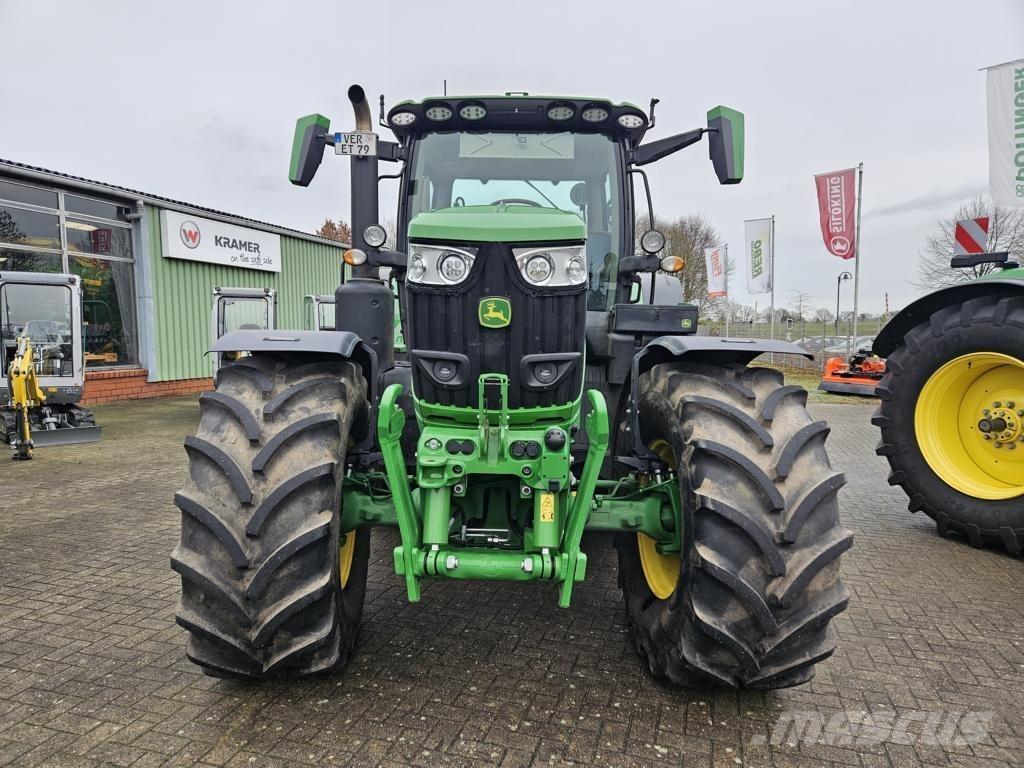 John Deere 6R215 Traktoren