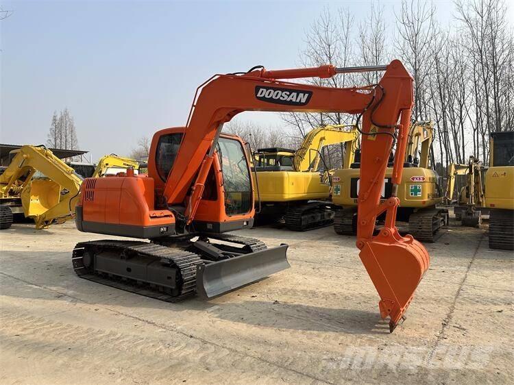 Doosan DX75 Raupenbagger