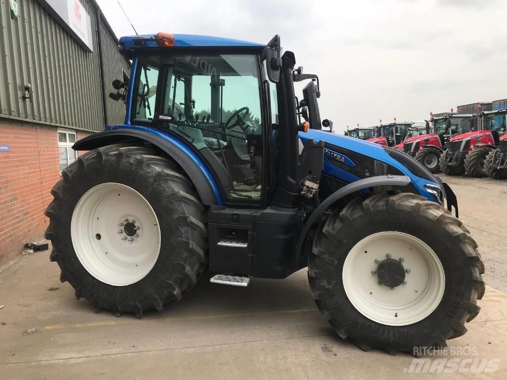 Valtra G 135 A Traktoren