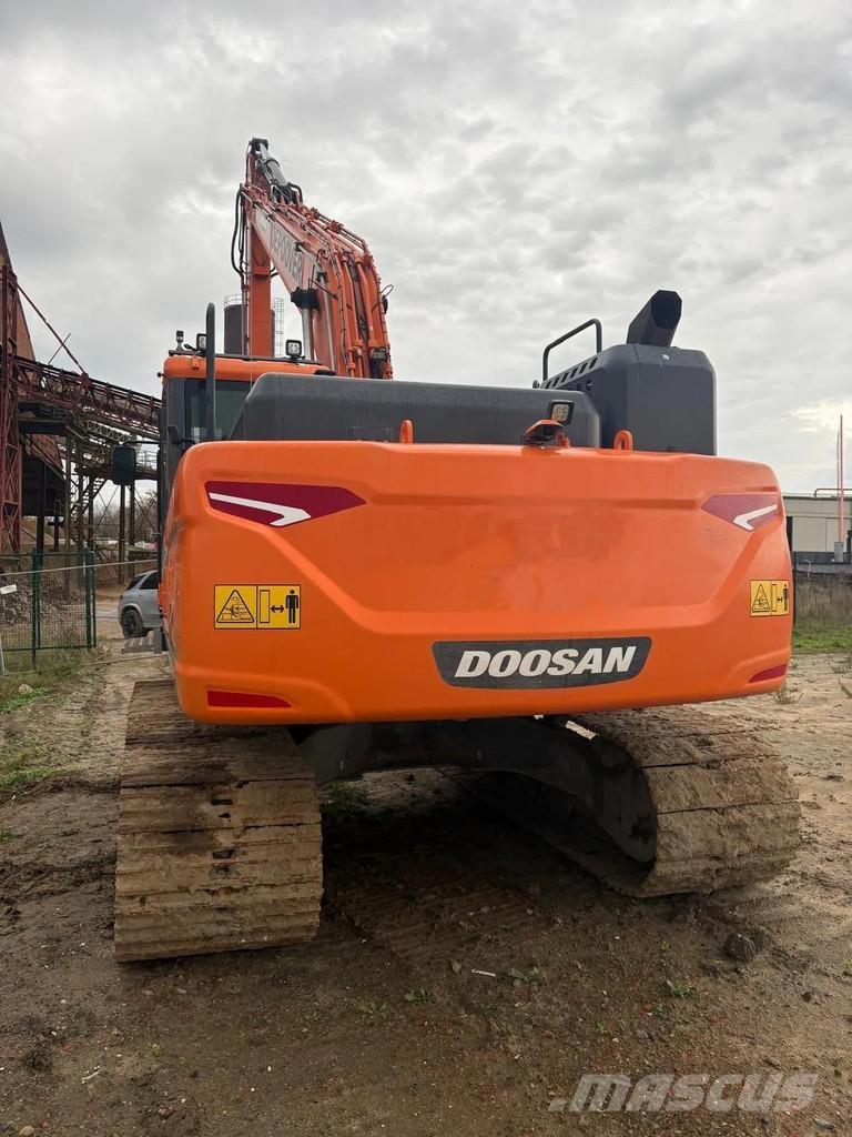 Doosan DX225LC Raupenbagger