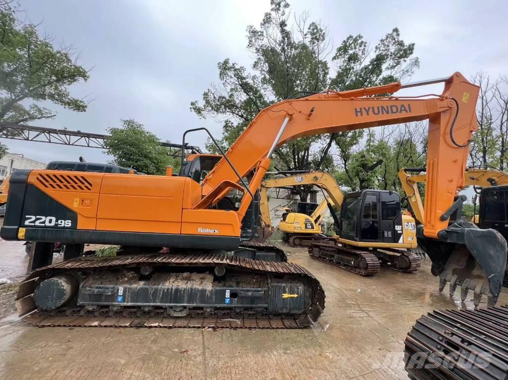 Hyundai 220LC-9S Raupenbagger