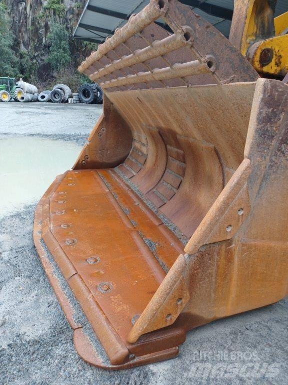 Komatsu WA800-3 Radlader
